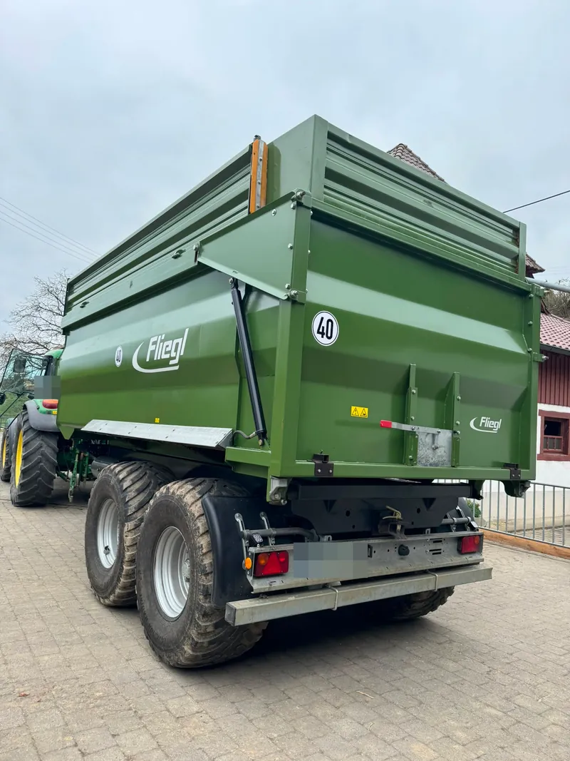 Kippmulde Fliegl mit Tandemachse
